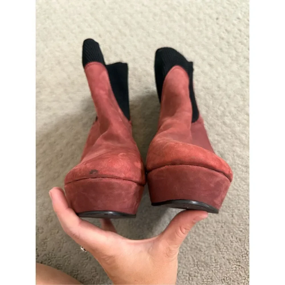 Messeca New York Wedge Bootie Red Black Elastic Ankle Size 10
